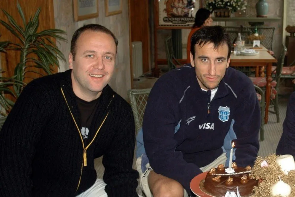 Leandro junto con su hermano, Manu Ginóbili