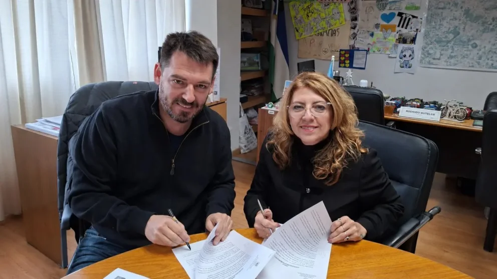 Rodrigo Buteler y la secretaria de la Función Pública de Río Negro, Tania Lastra